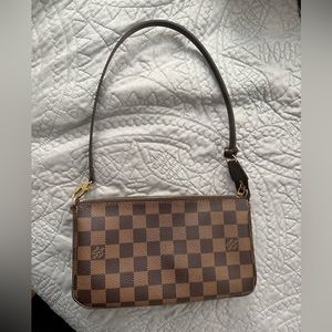 Louis Vuitton Pouchette Accessoires